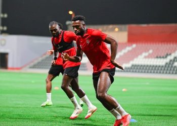 Oumar Gonzalez (à d.)