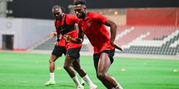 Oumar Gonzalez (à d.)