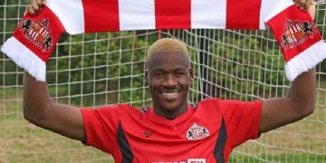 Blondy Nna Noukeu pisté par Saint-Trond