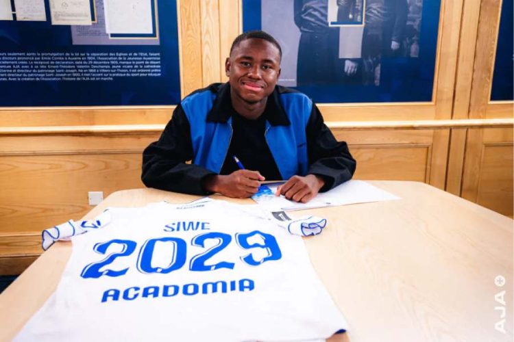 L’AJ Auxerre annonce la prolongation de contrat de Telli Siwe